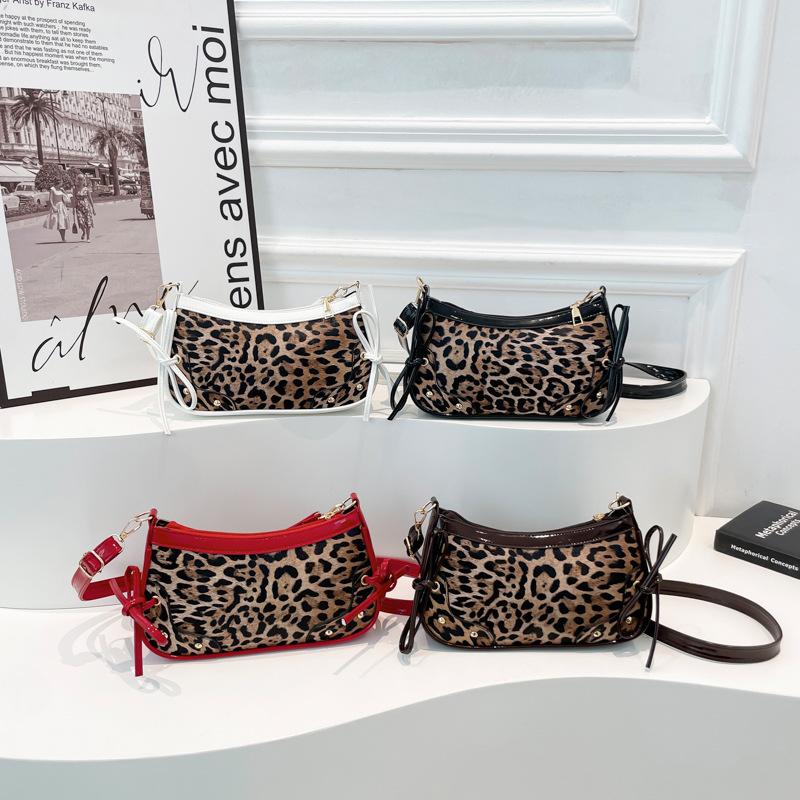 Splicing leopard print 2025 new retro Korean version bow fashion PU trend personality foreign feeling shoulder messenger bag