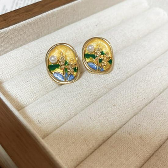 Gold Plated Pearl Flower Stud Earrings - Retro Court Style, Light Luxury, High-End Niche Design for Women