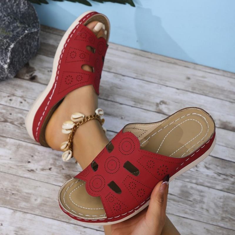 Summer Slope Heel Casual Slippers for Women Fashionable Comfortable Lightweight Hollowed Out Women's Slippers Plus Size 35-42