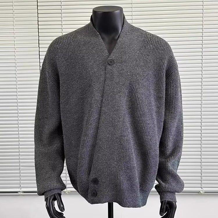 2025 Autumn/Winter Retro Casual V-Neck Men's Cardigan Sweater - Solid Color Knit Outerwear