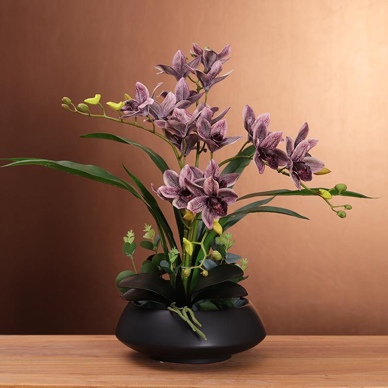 Umelé kvetinové aranžmán s orchideou Cymbidium pre obývaciu izbu, jedálenský stôl alebo na vystavenie na TV skrinke