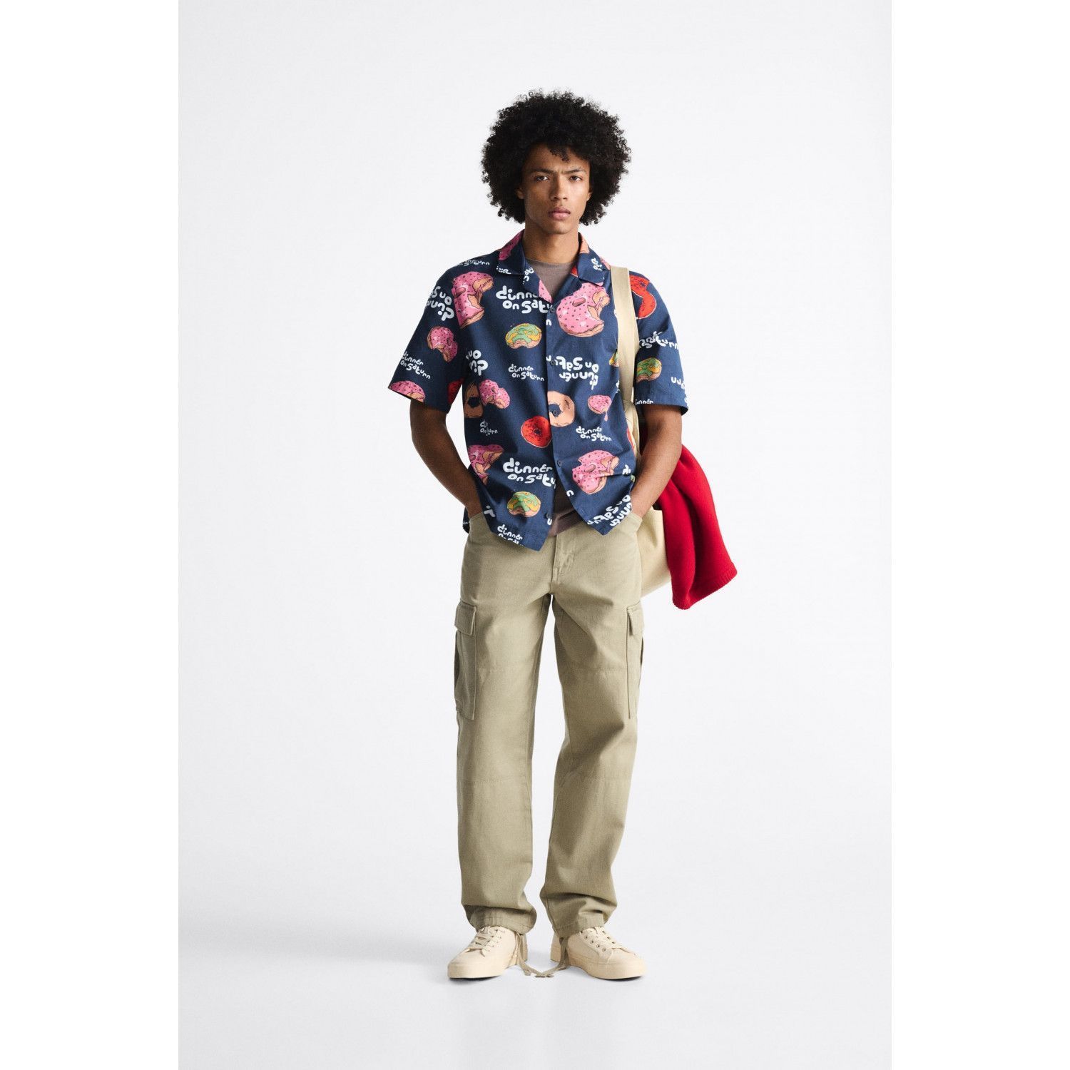 

SHIRT WITH CONTRAST SLOGAN