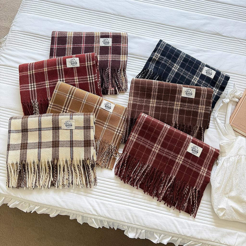 Scarf women's autumn and winter atmosphere grid Korean versatile winter explosion new scarf thickened tassel to keep warm