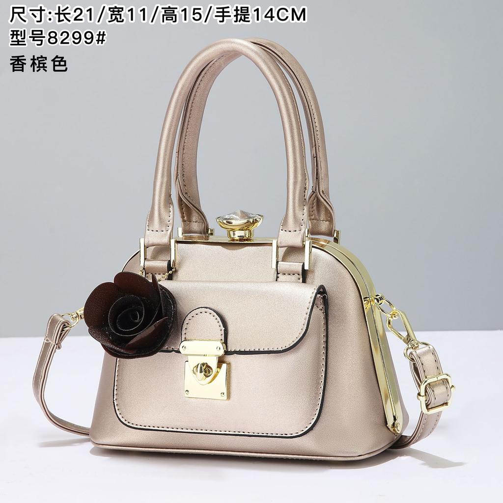 Hand bag to work multi-pocket shoulder bag women's bag straddling into the model
