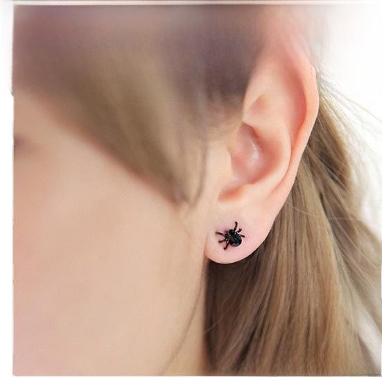 Kolczyki 3D Czarny Pająk: Unikalny, stylowy design dla par