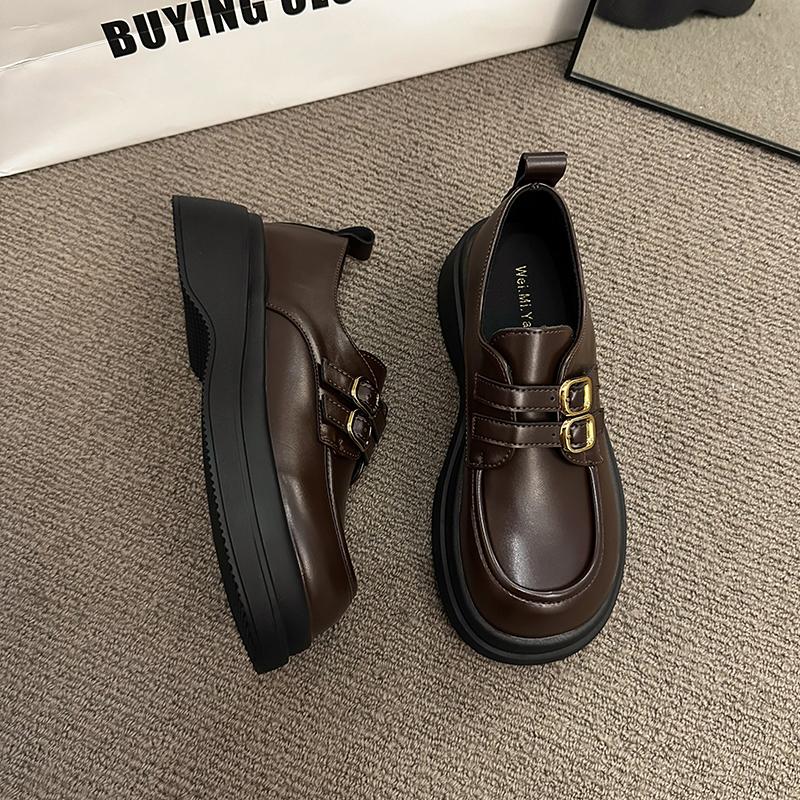 

Модные повседневные женские туфли с круглым носком и мелкой подошвой 2024 года, новые лоферы в британском стиле на толстой подошве, женская обувь в стиле ретро 40 коричневый