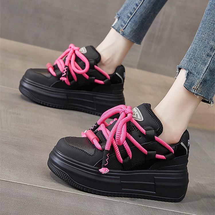 Internet celebrity thick-soled muffin little white shoes women's summer and autumn 2025 new niche design lightweight casual sports shoes