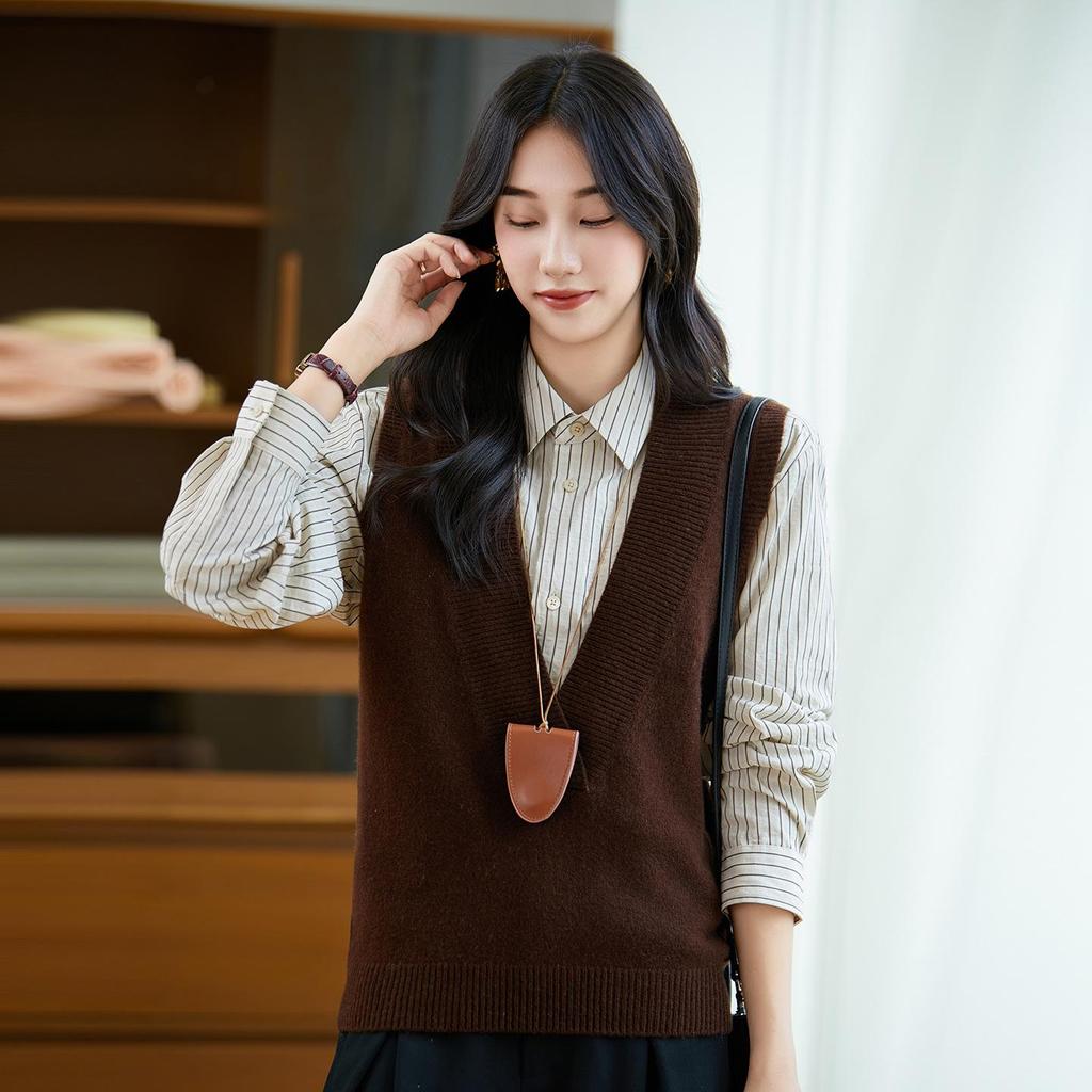 2025 A/W 100% Pure Wool Loose Fit Versatile V-Neck Knit Sweater Vest