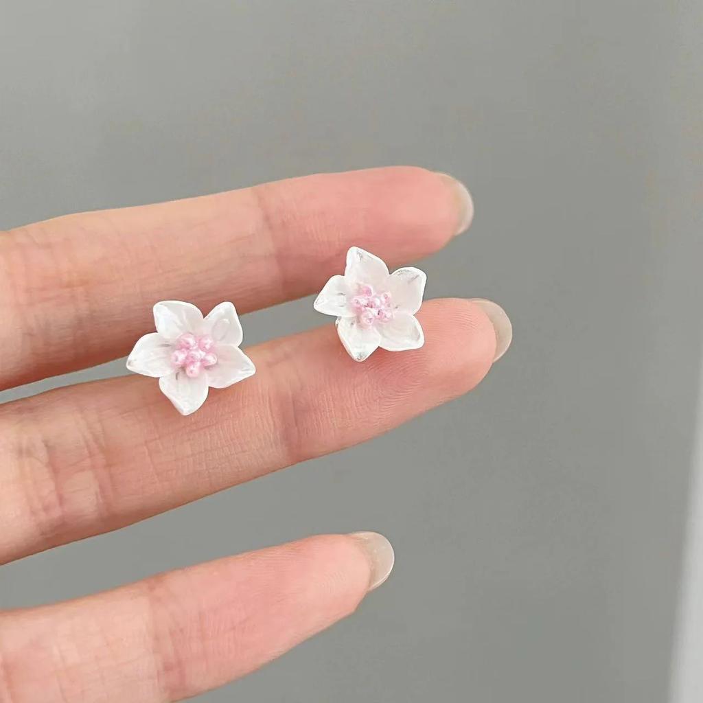 1unit Resin White Blue Camellia Stud Earring for Women Fresh Trend Sweet Adornment Bridal Christmas Gift