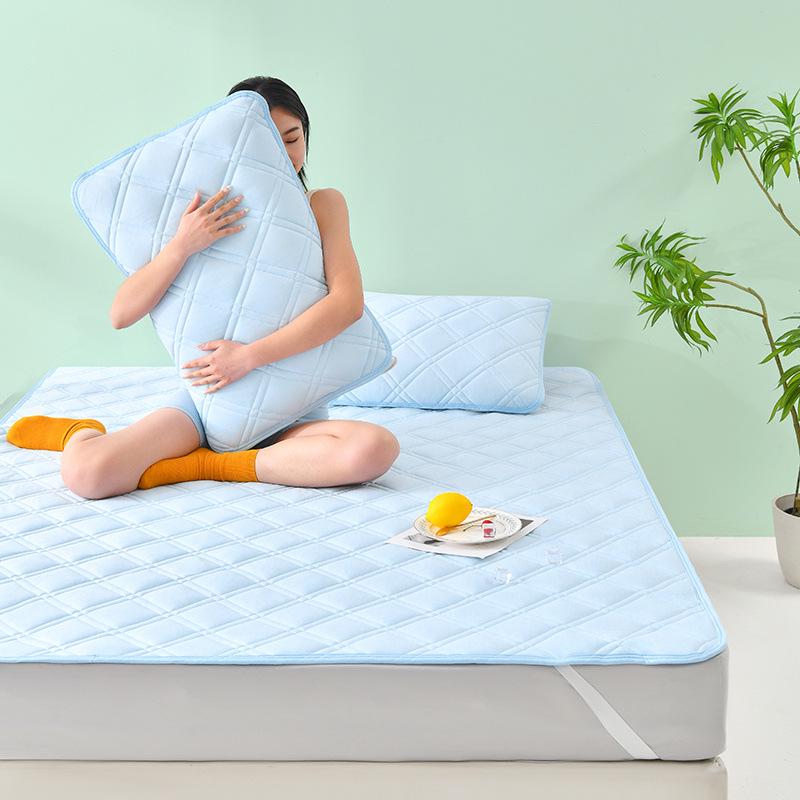Breathable Cooling Mattress Mat - Soft, Machine Washable Summer Bedding (1.5m/1.8m)