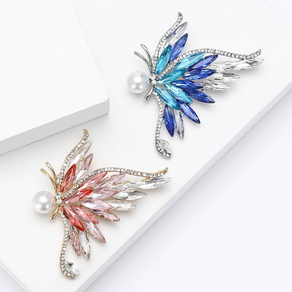 Luxury Rhinestone Butterfly Brooches for Women Unisex Pearl Insect Pins Event Party Gift Backpack Decoration Clothes Accessories