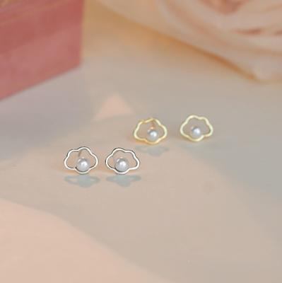 S925 Elegant Small Cloud Pearl Earrings for Women: Sweet, Fresh, Versatile, and Chic.