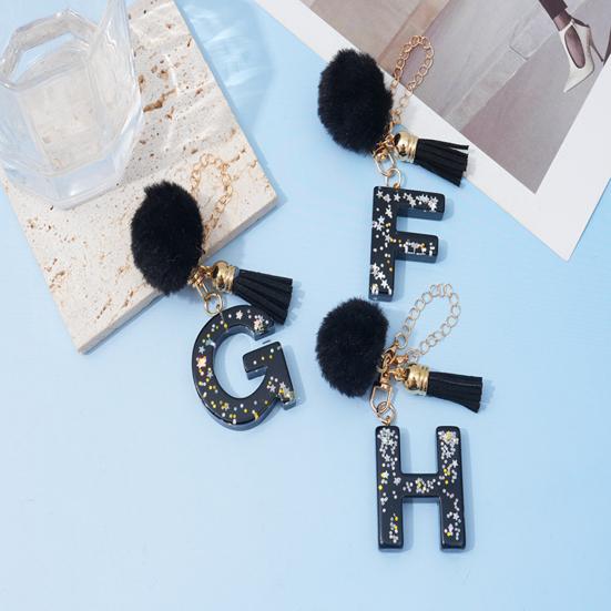 

Подвеска в виде чашки с блестящими сердечками и инициалами из эпоксидной смолы N