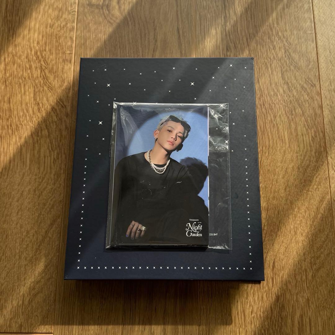 

[USED] TREASURE NIGHT GARDEN binder with postcards from all members