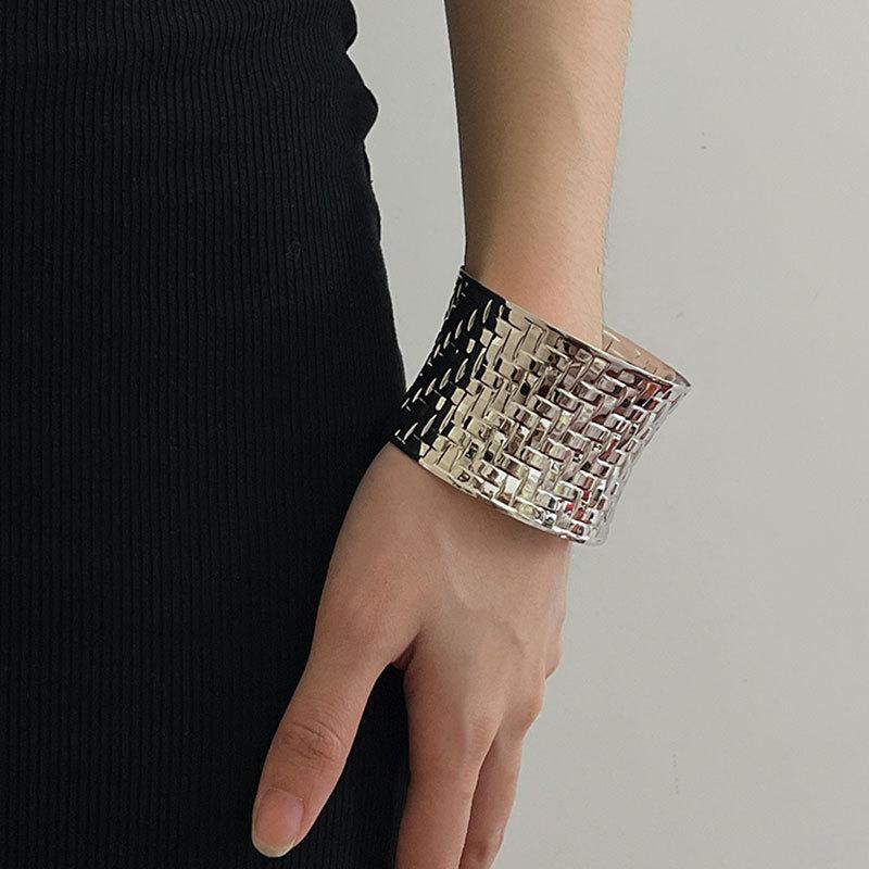 Fashion Vintage Metal Woven Wide Self-Regulating Bangle Women Smooth Curved Open Bracelet Punk Jewelry Accessories