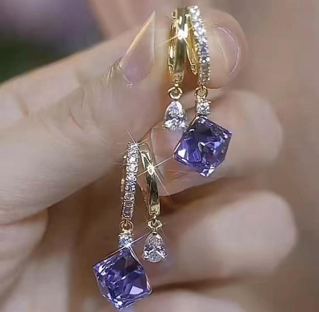 Elegant Deep Sea Blue Crystal Ear Cuffs - 2024 Niche Design