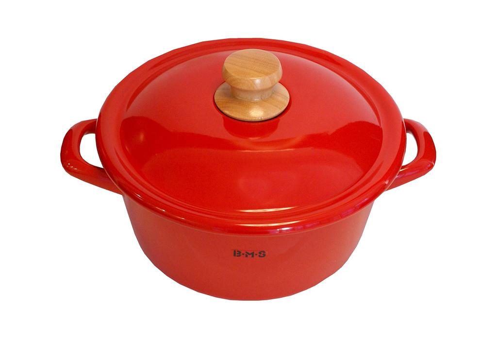 Fuji Enamel Double Handled Casserole Beams 20cm Red BMS-20W R