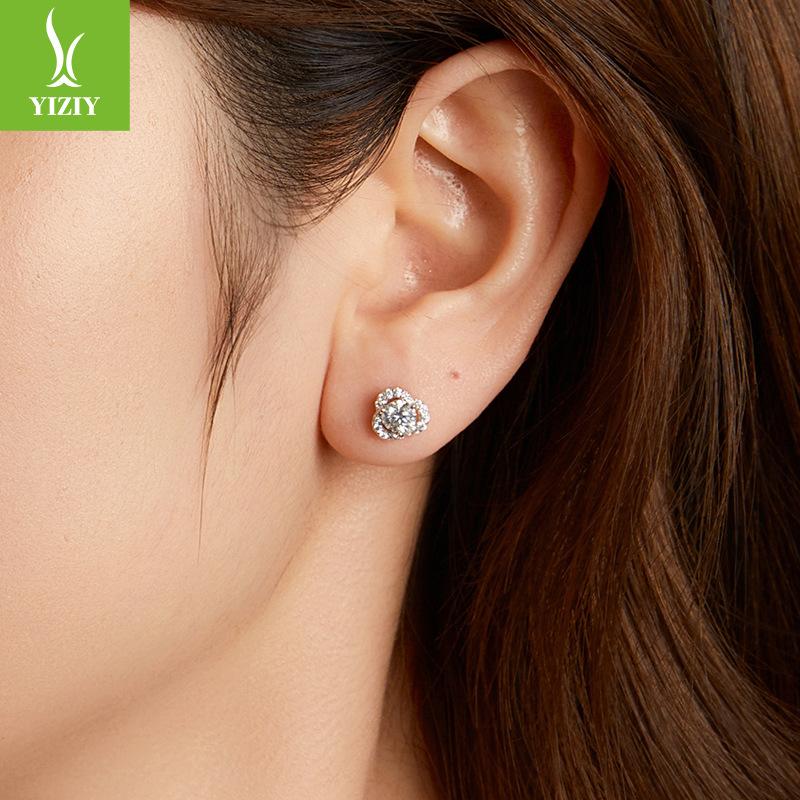 50 Points Exquisite Shining Moissanite Stud Earrings For Women, Fashionable And Bright Moissanite Stud Earrings.