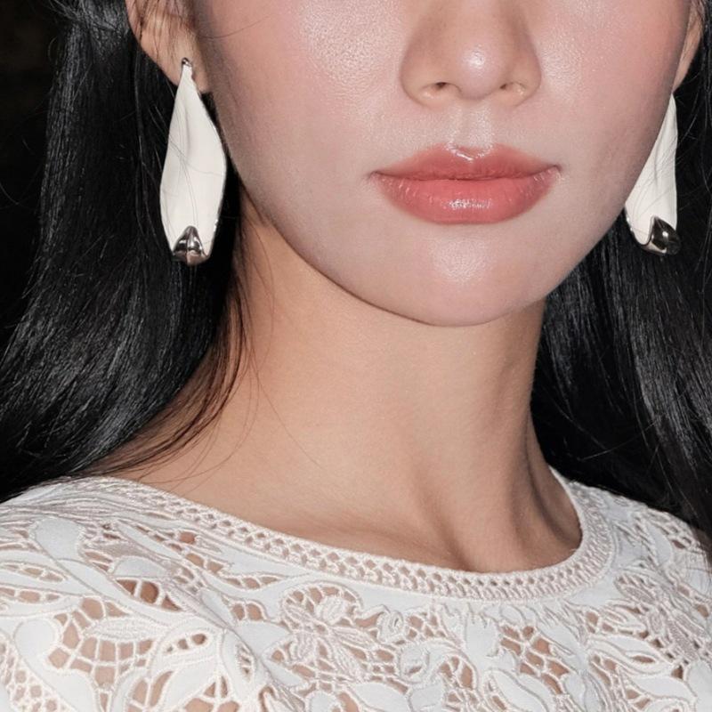 Vintage Black Series Stud Earrings 925 Silver Needle Minimalist High-End Personality Accessories for Women