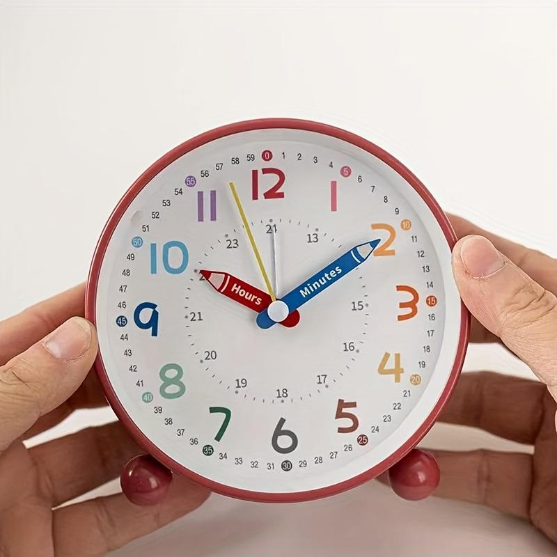 11,43 cm Stiller Pädagogischer Wecker mit bunten Ziffern, Zeigern, Großem Display, Batteriebetrieben, AA Nicht Enthalten, Uhren Wanddekor