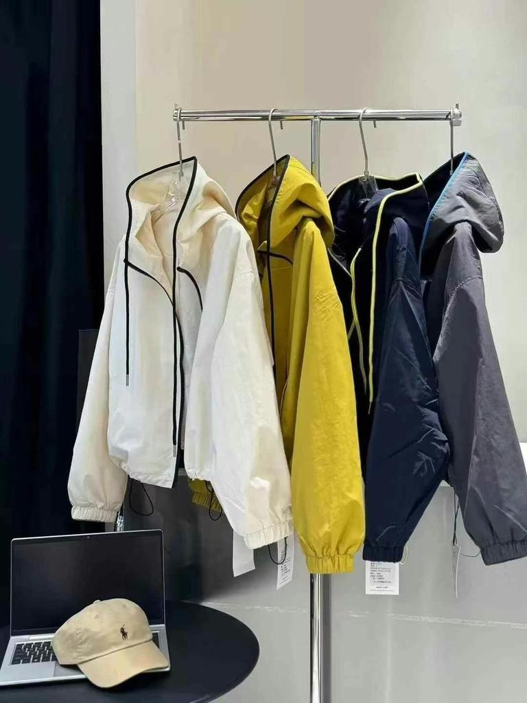 Women's Spring 2025 Petite Hooded Windbreaker - Comfortable, Versatile, Casual Jacket