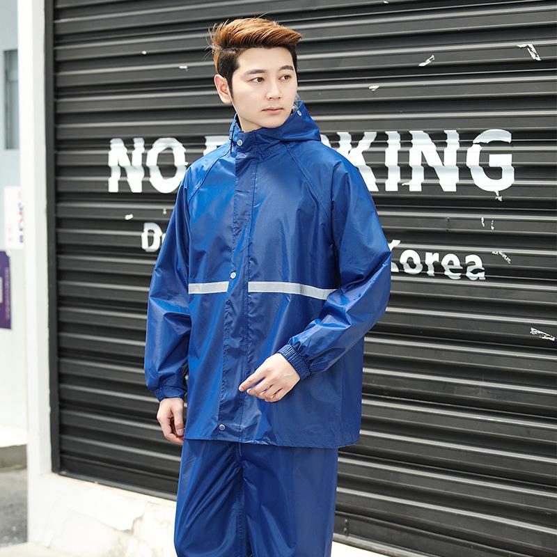 Electric Motorcycle Split Raincoat and Rain Pants Set with Reflective Strips for Outdoor Riding and Labor Protection.