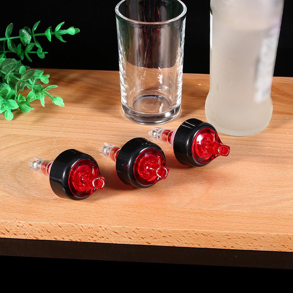 Horký tvrdý plastový nalévač alkoholu, průtokový dávkovač na láhev vína, nalévací výlevka pro bary a kluby, červený