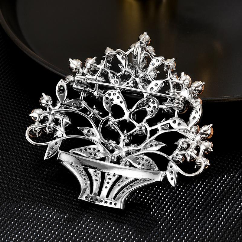 Design Sense Heavy Industry European Full Zirconium Portable Flower Basket Elegant Chic Exquisite Temperament Coat Brooch Accessories