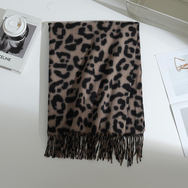 Korean Winter Atmosphere Leopard Print Scarf for Couples Warm and High End Imitation Cashmere Tassel New Scarf
