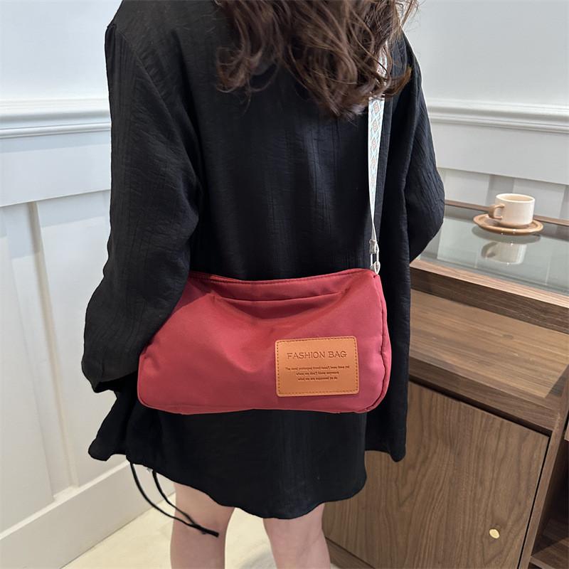 Large Capacity Street Style Tote Bag For Women Fashionable And Functional Shoulder Bag