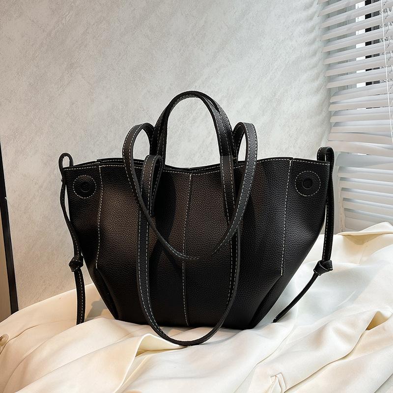 Women's fashion shoulder bag Merad tote bag pleated dumpling handbag girlfriend shopping backpack