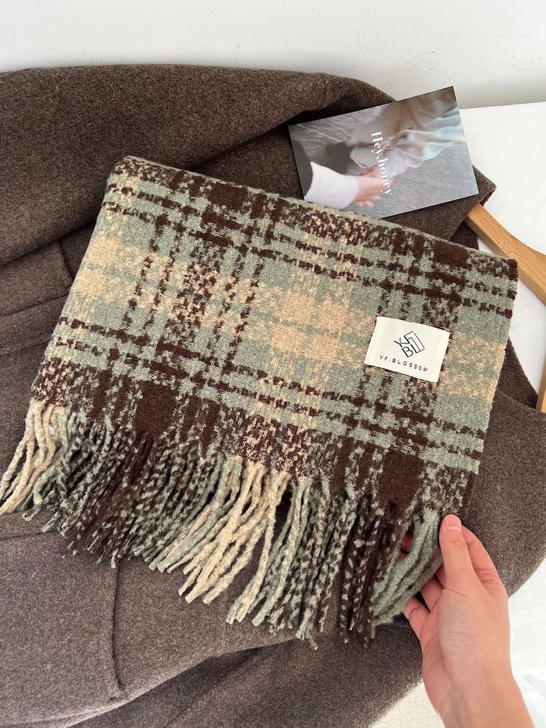 Korean atmosphere Mohair plaid plush scarf women's 1116 autumn and winter warm atmosphere couple scarf