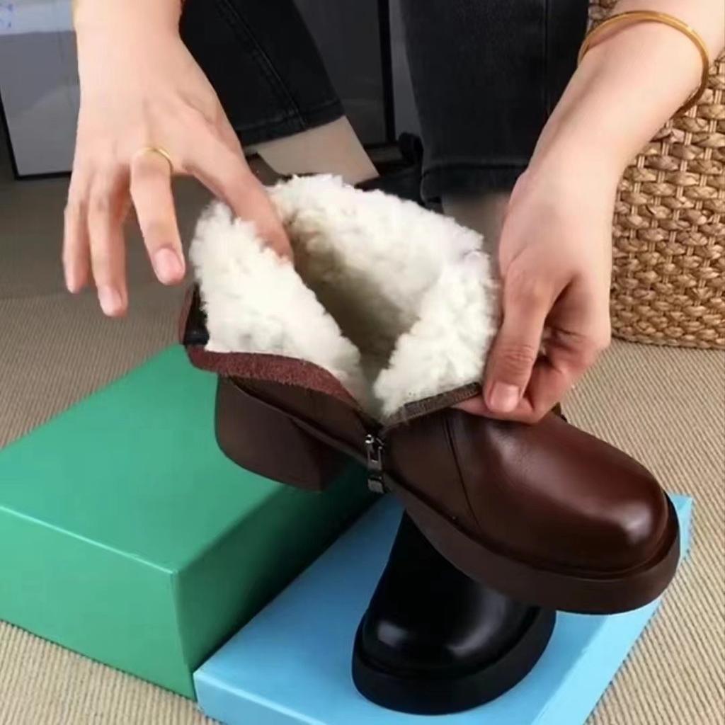 Women's Large Size Soft Sole Winter Warm Anti-slip Fur One Snow Boots Padded Lined Ankle Boots Anti-slip Outdoor Sports Cotton Boots Leather Boots