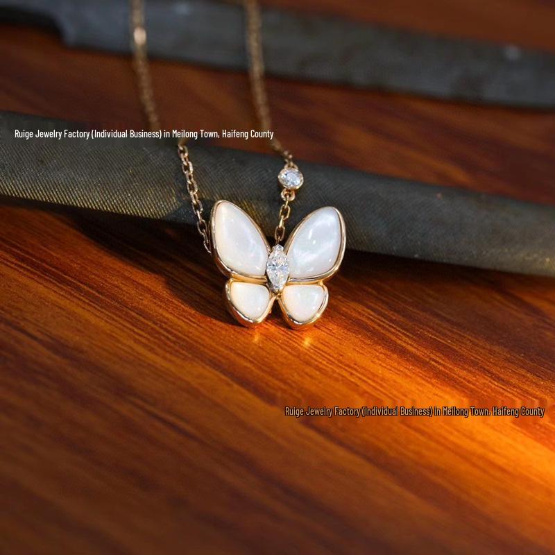 Exquisite Natural White Mother-of-Pearl Butterfly Clavicle Necklace for Women