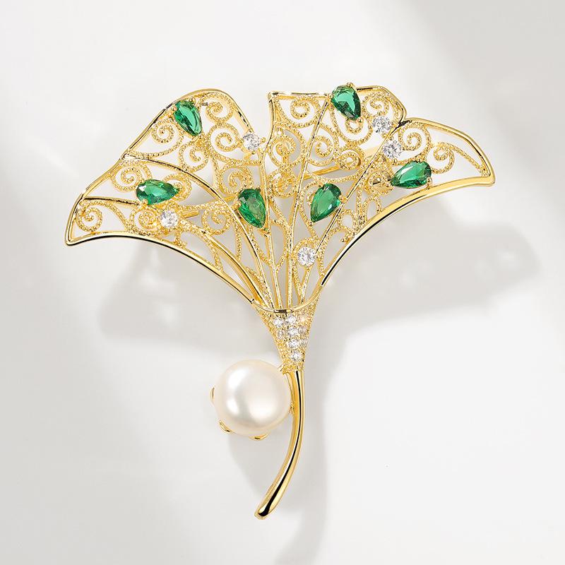 European-American Court Style Ginkgo Leaf Brooch with Natural Freshwater Pearl