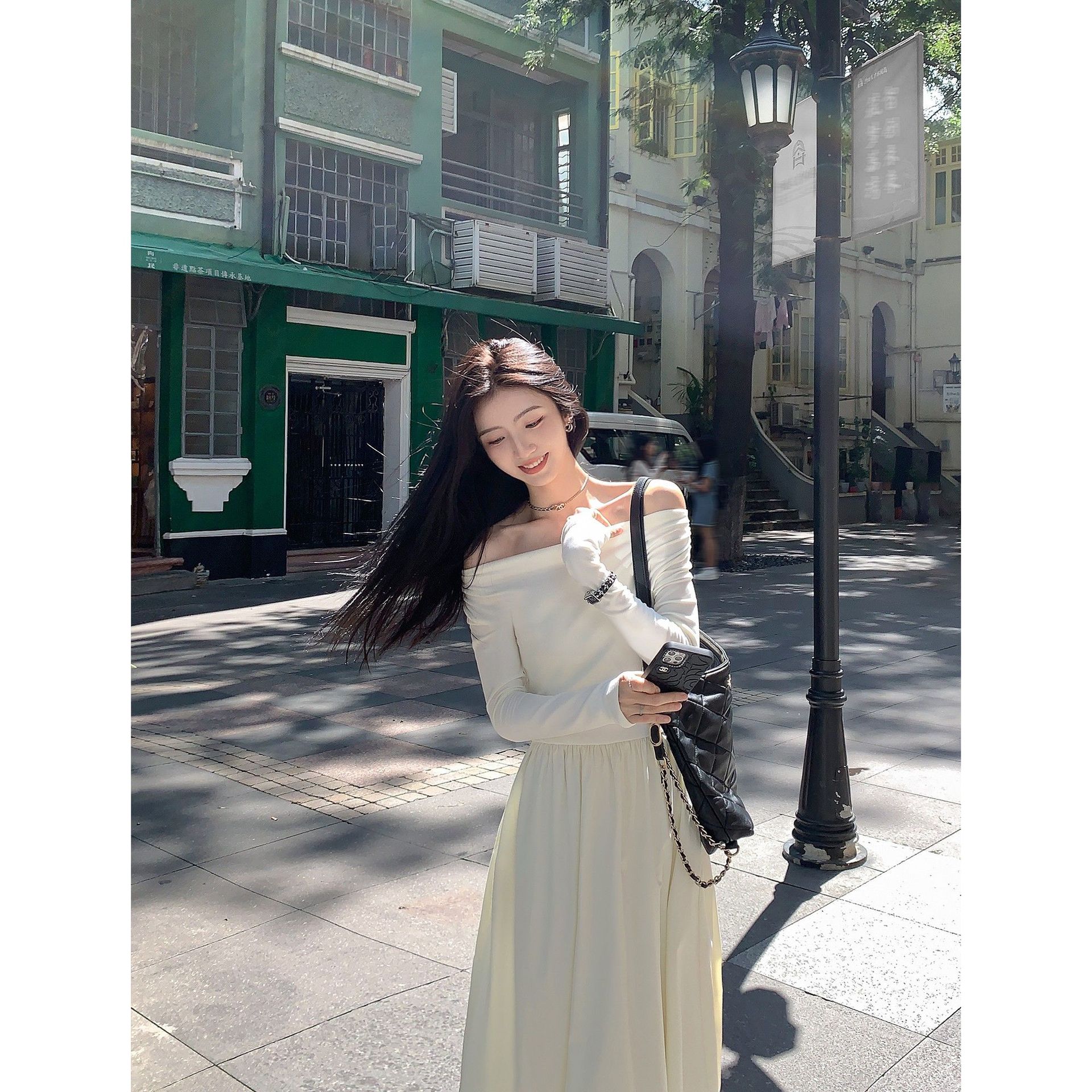 

High-end one-word shoulder white long-sleeved dress for women s early autumn new waist temperament autumn dress long skirt S белый