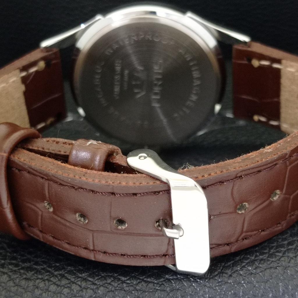 VINTAGE HAND-WINDING SWISS MENS REFURBISHED RED COLOR DIAL WATCH a701017-5 R205a-a701017