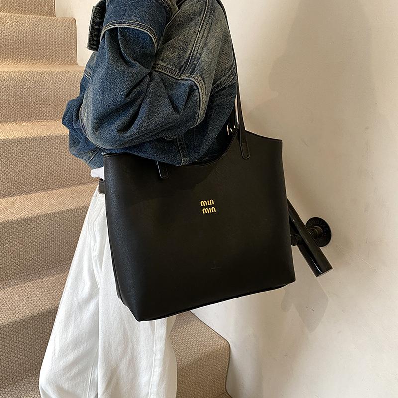 Fashion large-capacity bag women's 2025 autumn and winter retro shoulder bag Korean version niche high-end casual women's bag