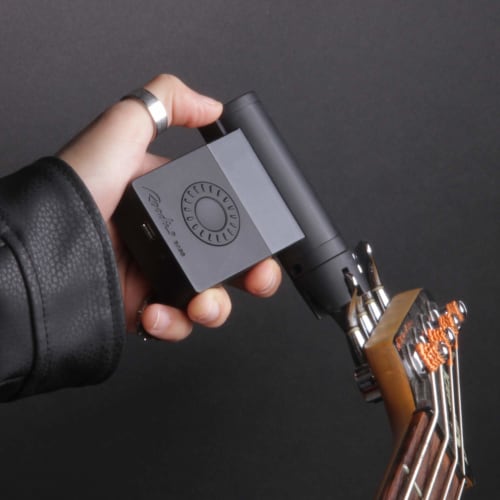 Roadie Bass - Standalone tuner for stringed instruments (bass, guitar, mandolin, banjo, ukulele) with smartphone compatibility and Bluetooth app conne