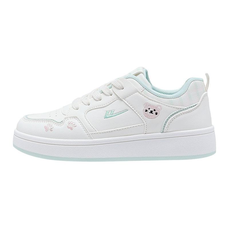Small fresh and cute low-top casual board shoes pull back embroidered versatile little white shoes simple high school students daily commuting shoes