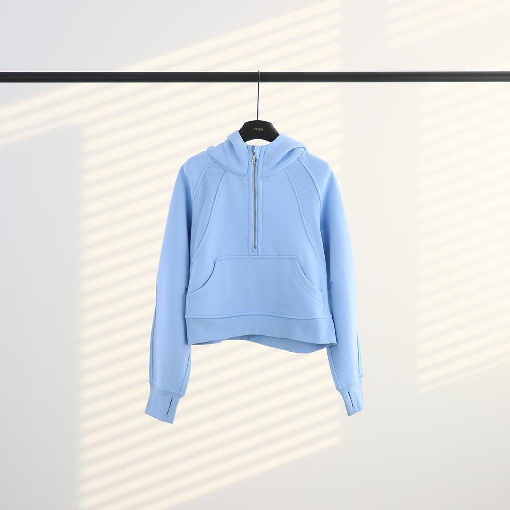 Damska bluza z kapturem i zamkiem do połowy, podszyta polarem - Przytulny top na jesień/zimę do jogi i fitnessu na świeżym powietrzu