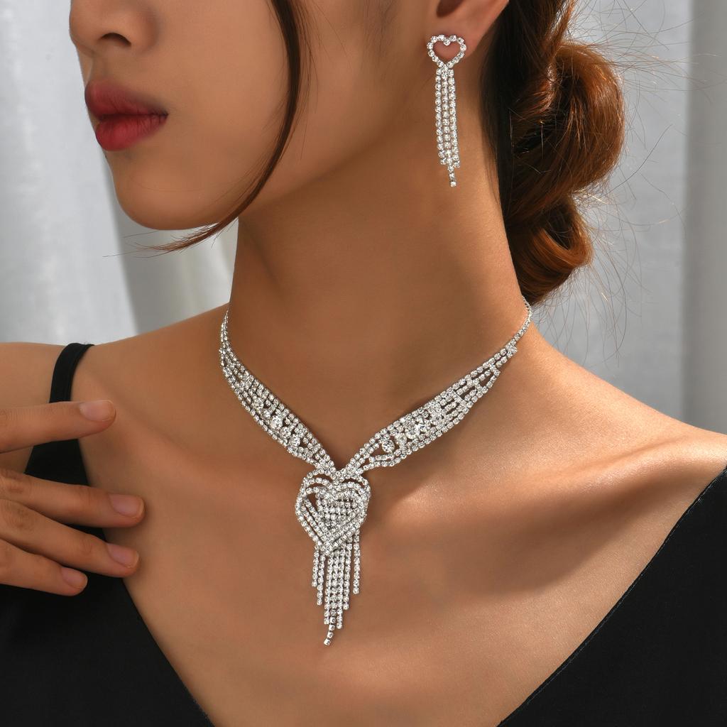 3 Stück Zirkon Set Hochzeit Liebe Form Damen Ohrringe Halskette Wunderschöner Zirkon Date Geschenk