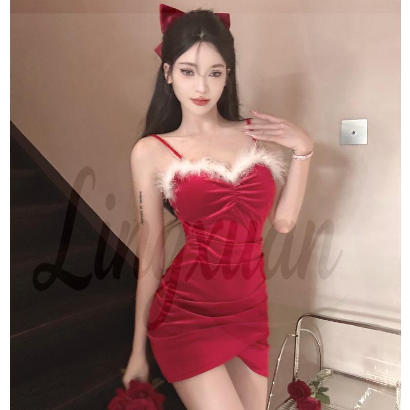 Golden Velvet Slimming Camisole Dress with Patchwork Fur