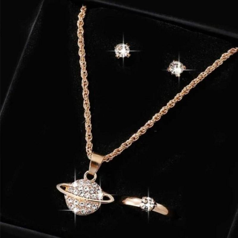 European-American Fashion Inlaid Diamond Heart Jewelry Set: Necklace, Zircon Earrings, and Ring.