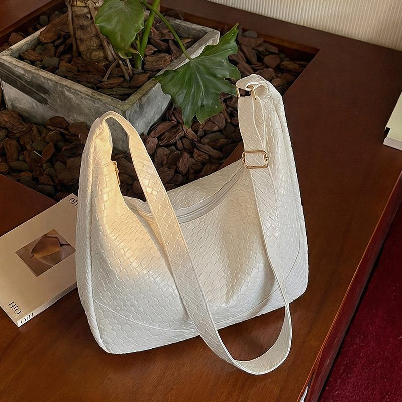 Large-capacity Dumpling-shaped Fashion Crossbody Bag for Commuting Single Shoulder Bag