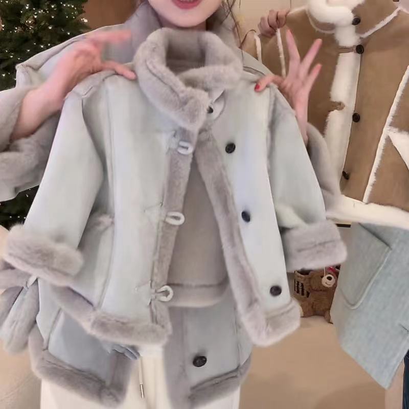 

Ленивый ветер стойка воротник локомотивная одежда зима новая меховая интегрированная меховая куртка утолщенная хлопковая одежда для маленьких женщин M(160)