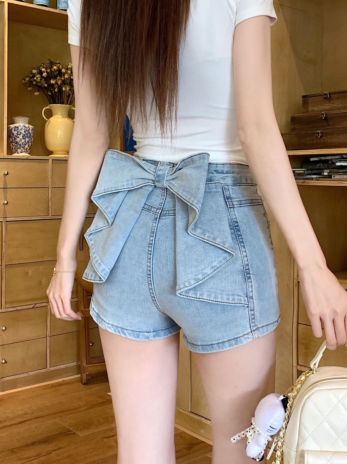 American Spice Girl Design Sense Three-dimensional Bow Denim Shorts Women s Spring Summer High Waist Slim Skinny Hips Stylish Feminine Shorts S