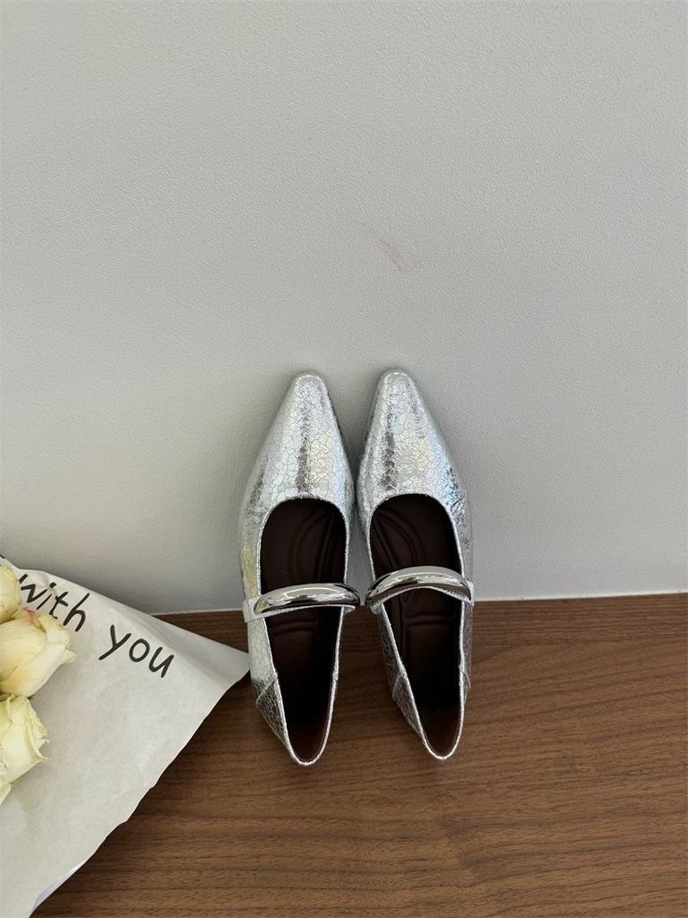 Spring new Xiaoxiangfeng inner height increase Mary Jane shoes women's shoes shallow mouth with skirt single shoes