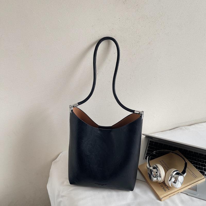 Underarm Bag Women's 2025 New Trendy Fashion High Sense Retro Versatile Shoulder Bag Commuter Messenger Bucket Bag