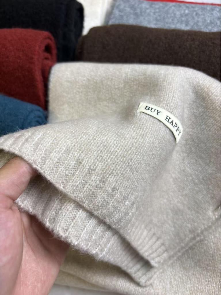 Unisex Cashmere Scarf: Skin-Friendly, Thick, Warm, Versatile, Solid Color, Parent-Child Style for Autumn & Winter.